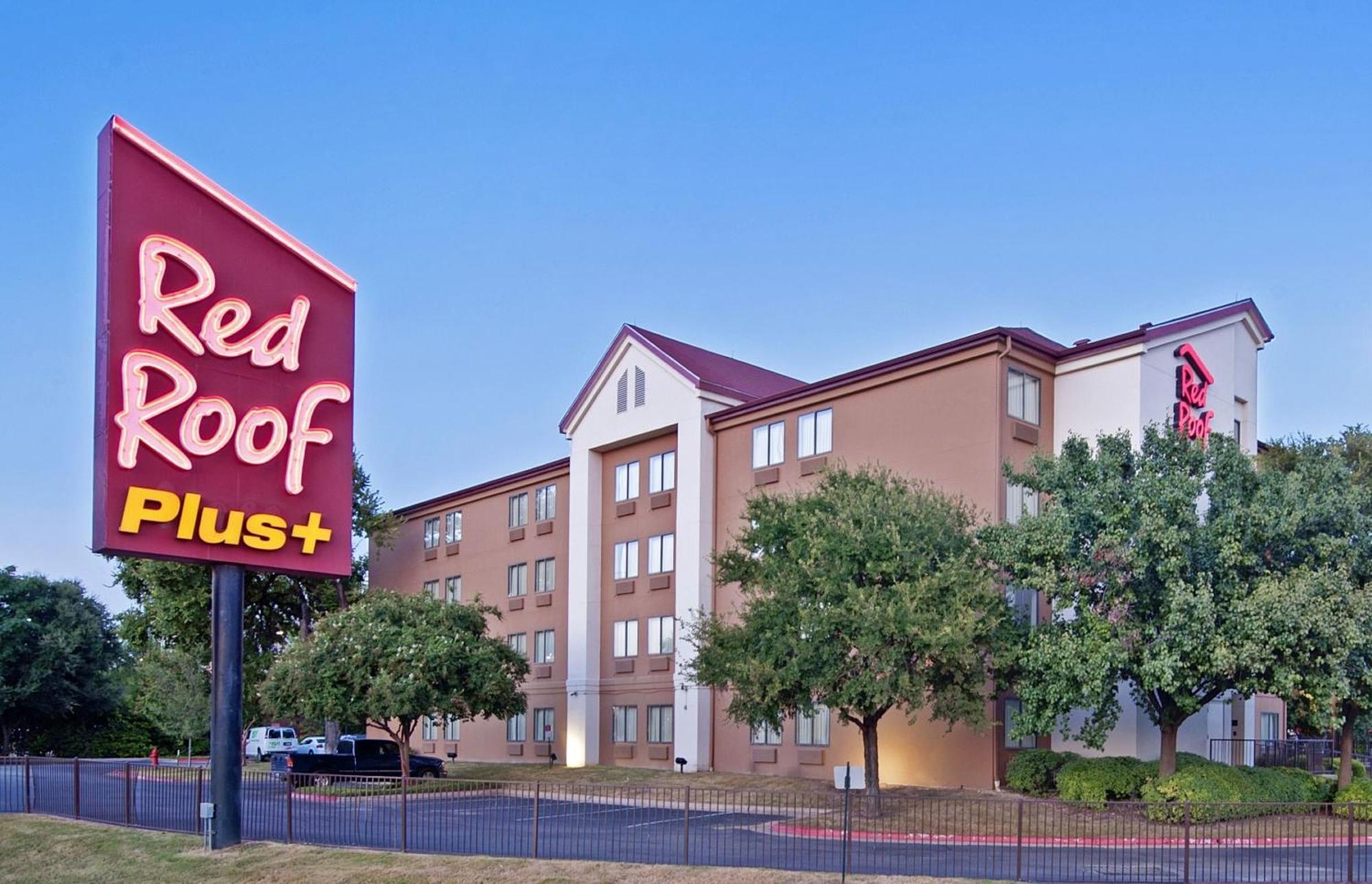 Red Roof Plus+ South 3* Austin